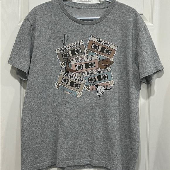 Tops - (17) Custom Morgan Wallen Tshirt